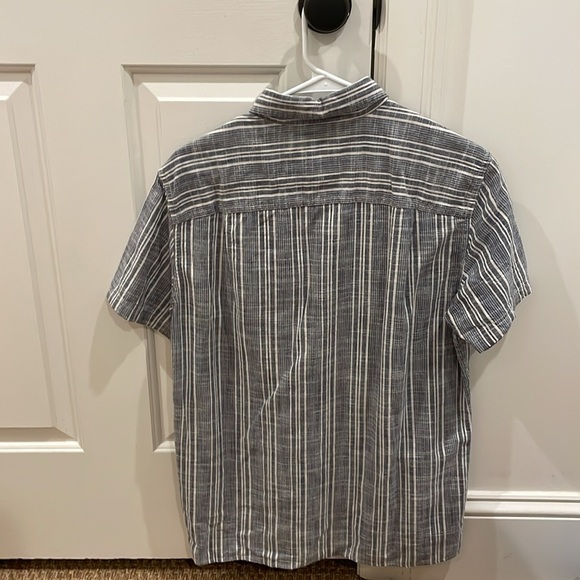 3x American Eagle Button-Up Poolside Shirts Size Small - Picture 3 of 10